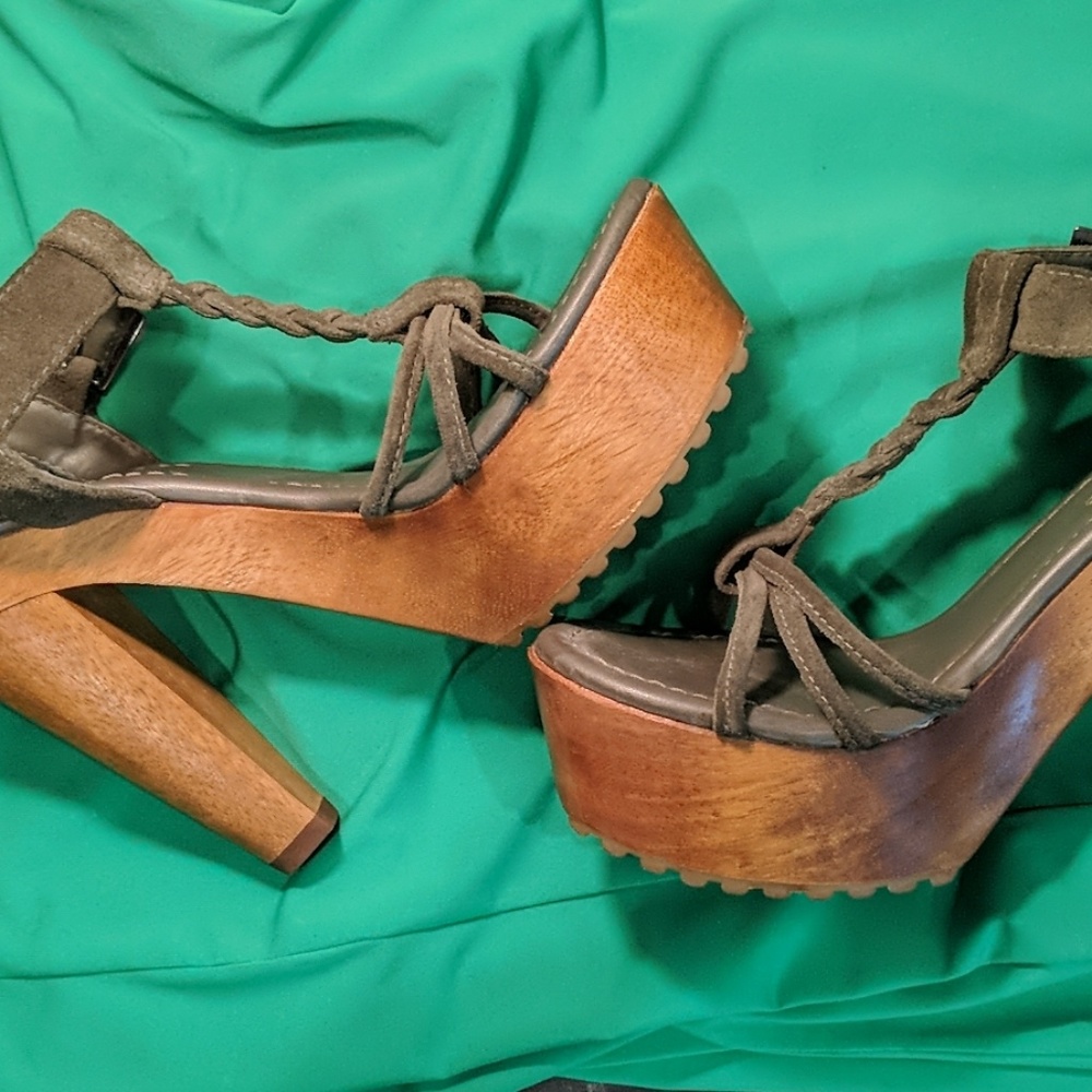 Madison Harding Platform Love - Picture 4 of 4